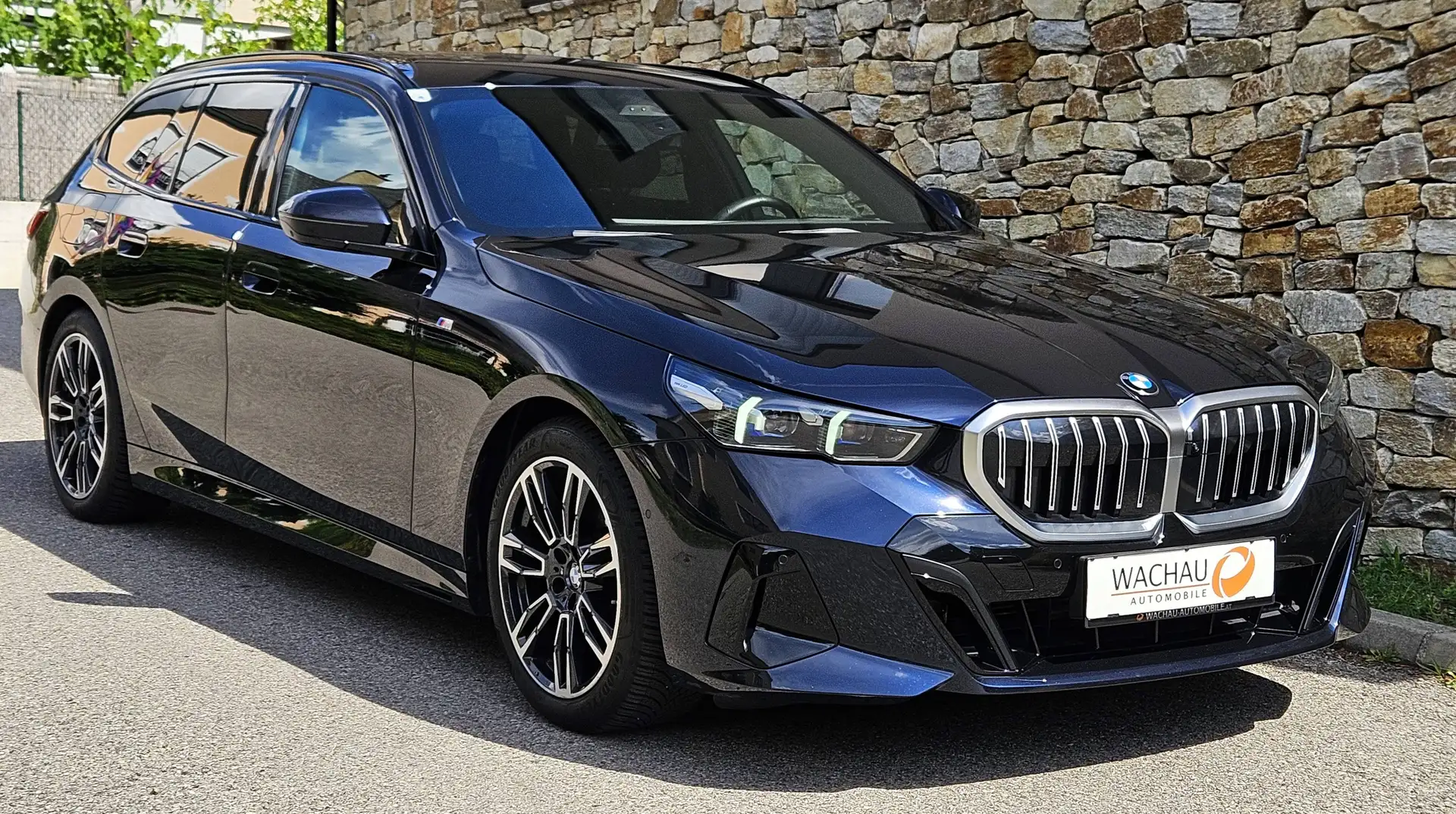 BMW 520 d Touring MHEV Aut.*M-Paket*Memory*Harman Kardon* Schwarz - 2