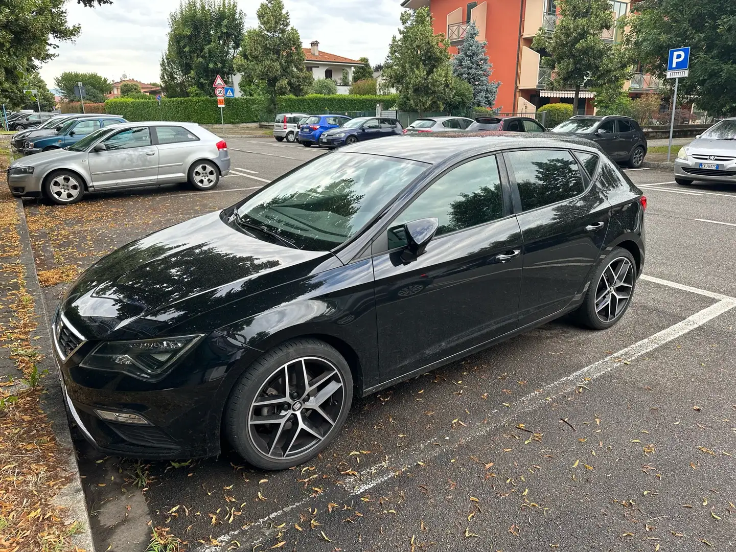 SEAT Leon 1.5 tgi FR 130cv Nero - 1