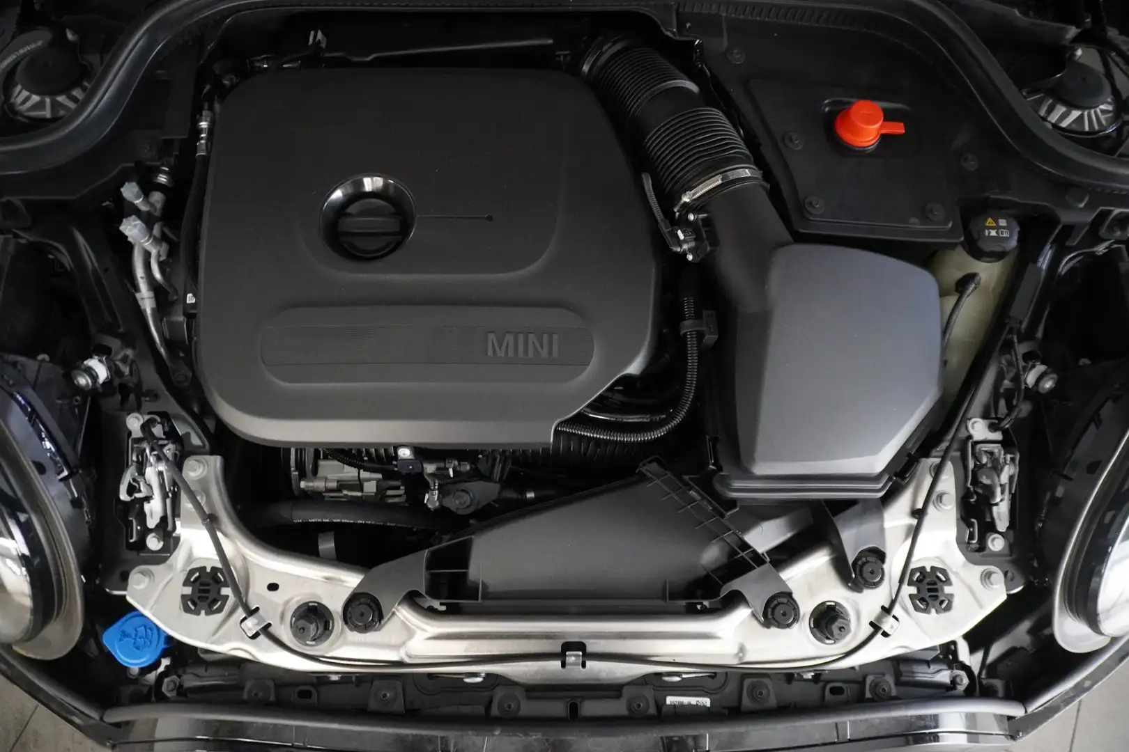 MINI Cooper 5-Türer C Schwarz - 2