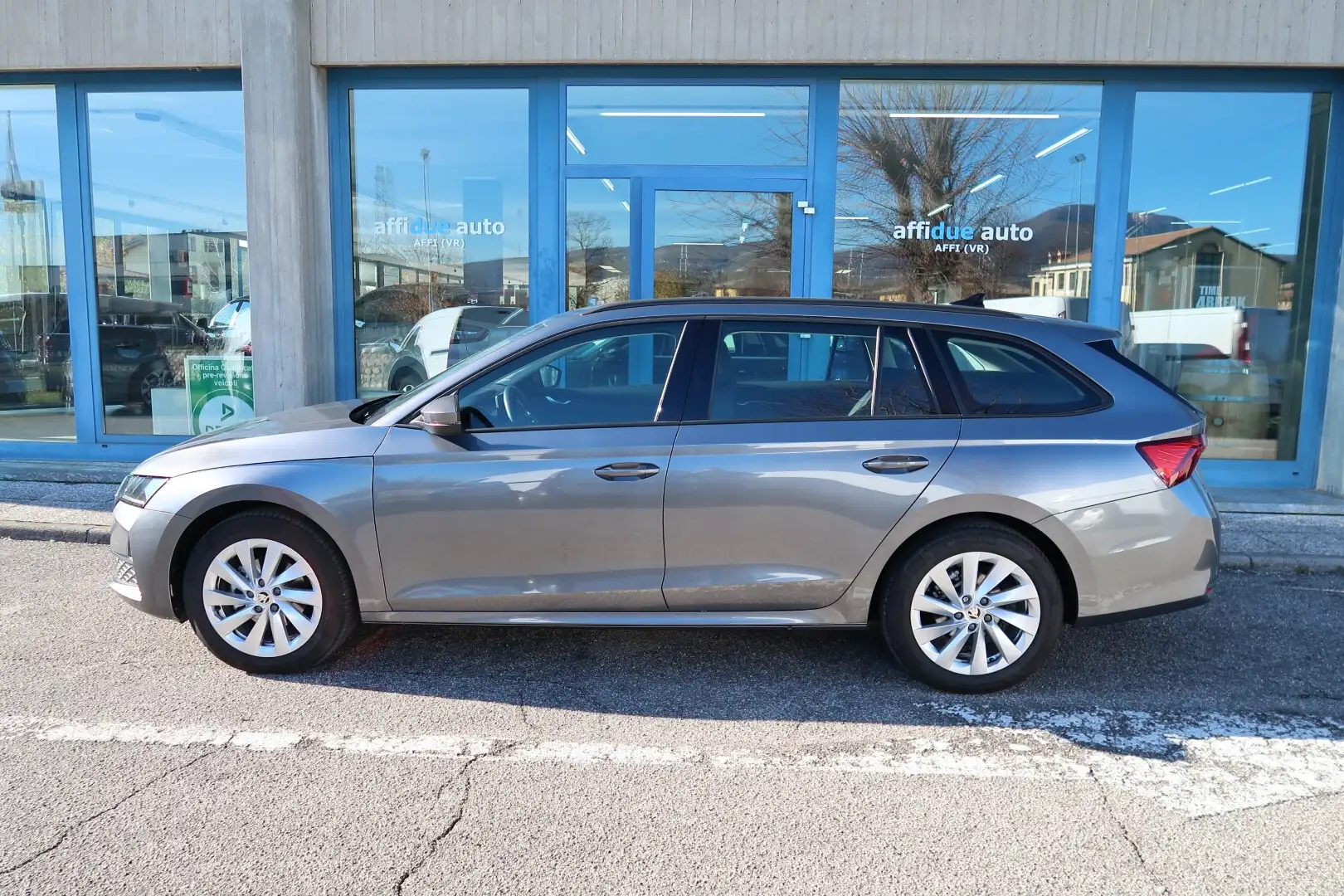 Skoda Octavia Octavia 2.0 TDI 150 CV DSG Wagon Selection Grigio - 2