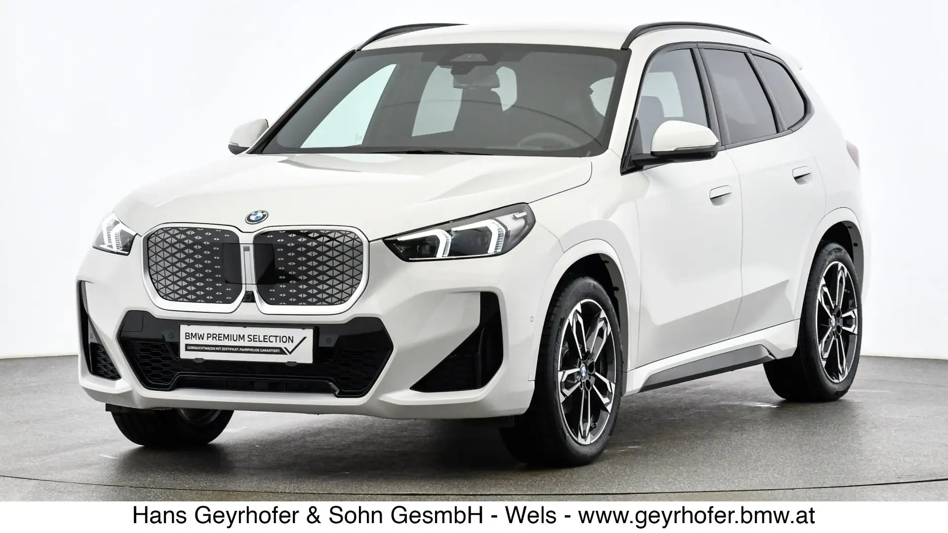 BMW iX1 eDrive20 *M-Paket/AHK/Innovationspaket/Head-Up/Adapt. LED/Standhzg./DA-Plus* Weiß - 1
