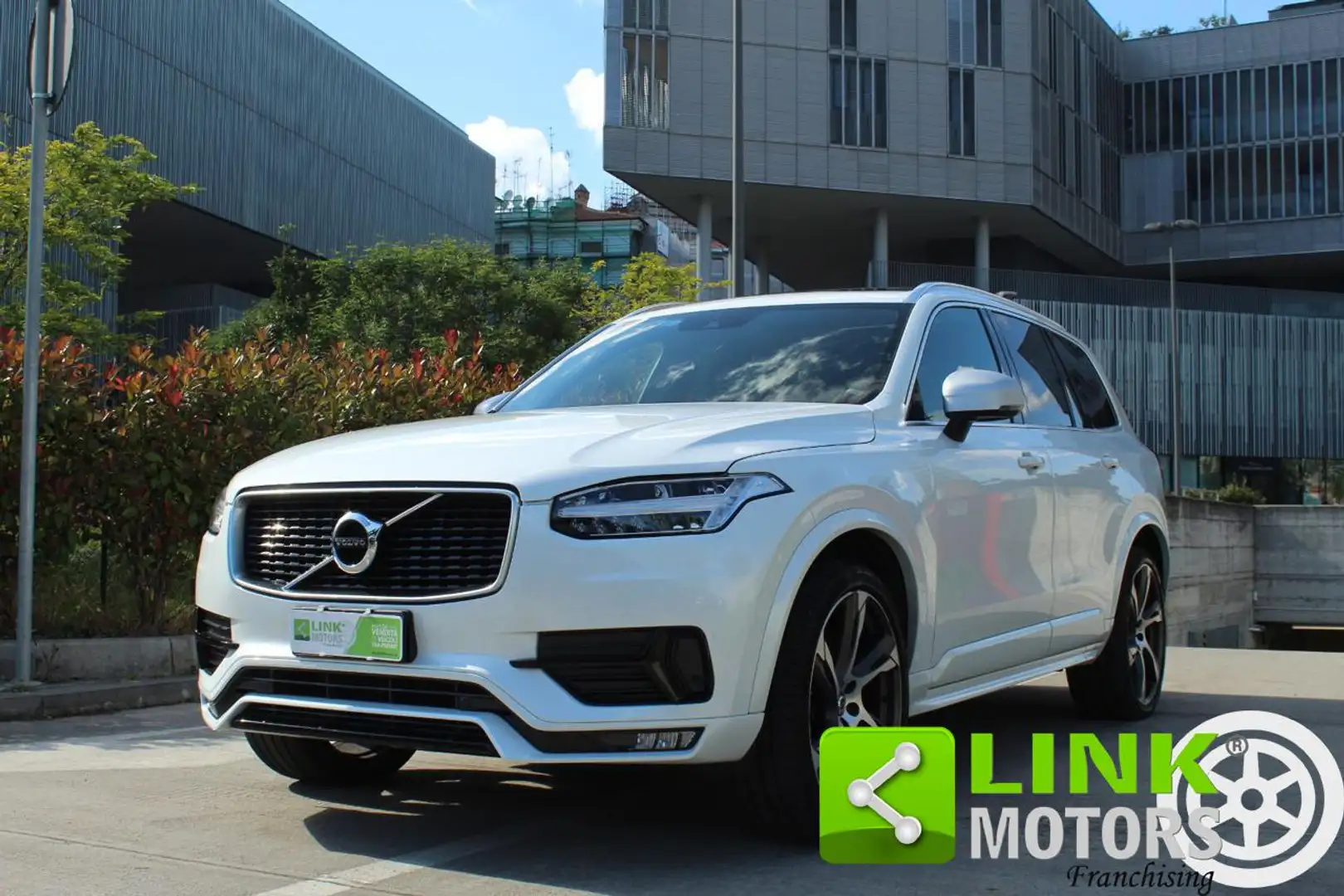 Volvo XC90 D5 AWD Geartronic 7 posti R-design,Crystal White Blanc - 1
