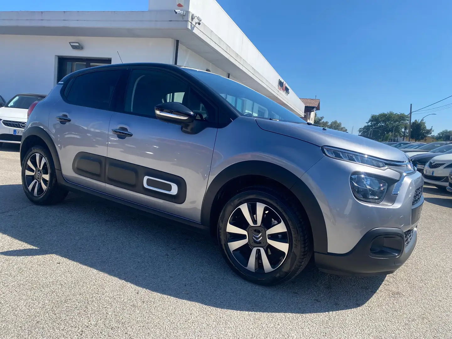 Citroen C3 C3 1.2 puretech Shine 110cv - 1