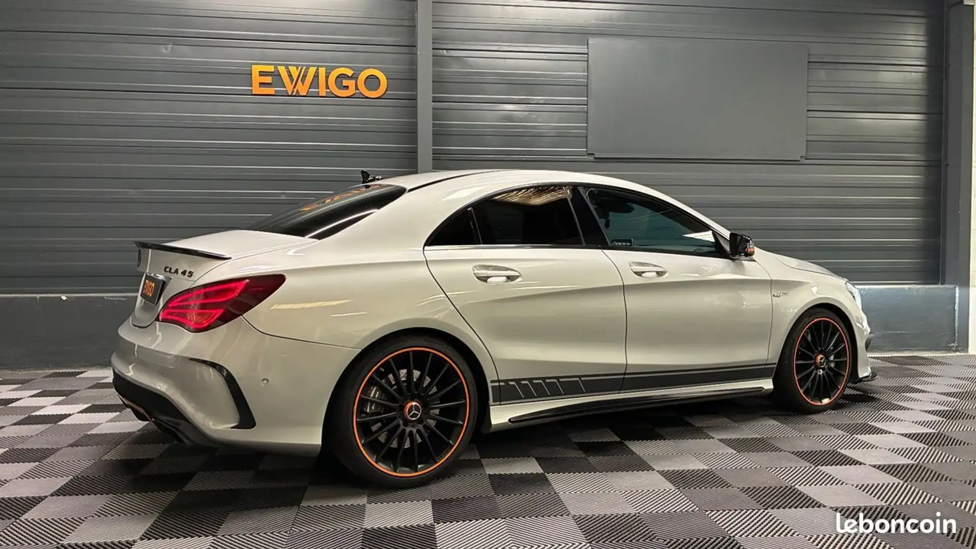Mercedes-Benz CLA 45 AMG Classe coupe 2.0 45 380 amg 4matic 7g-dct bva orange art edition Grijs - 2