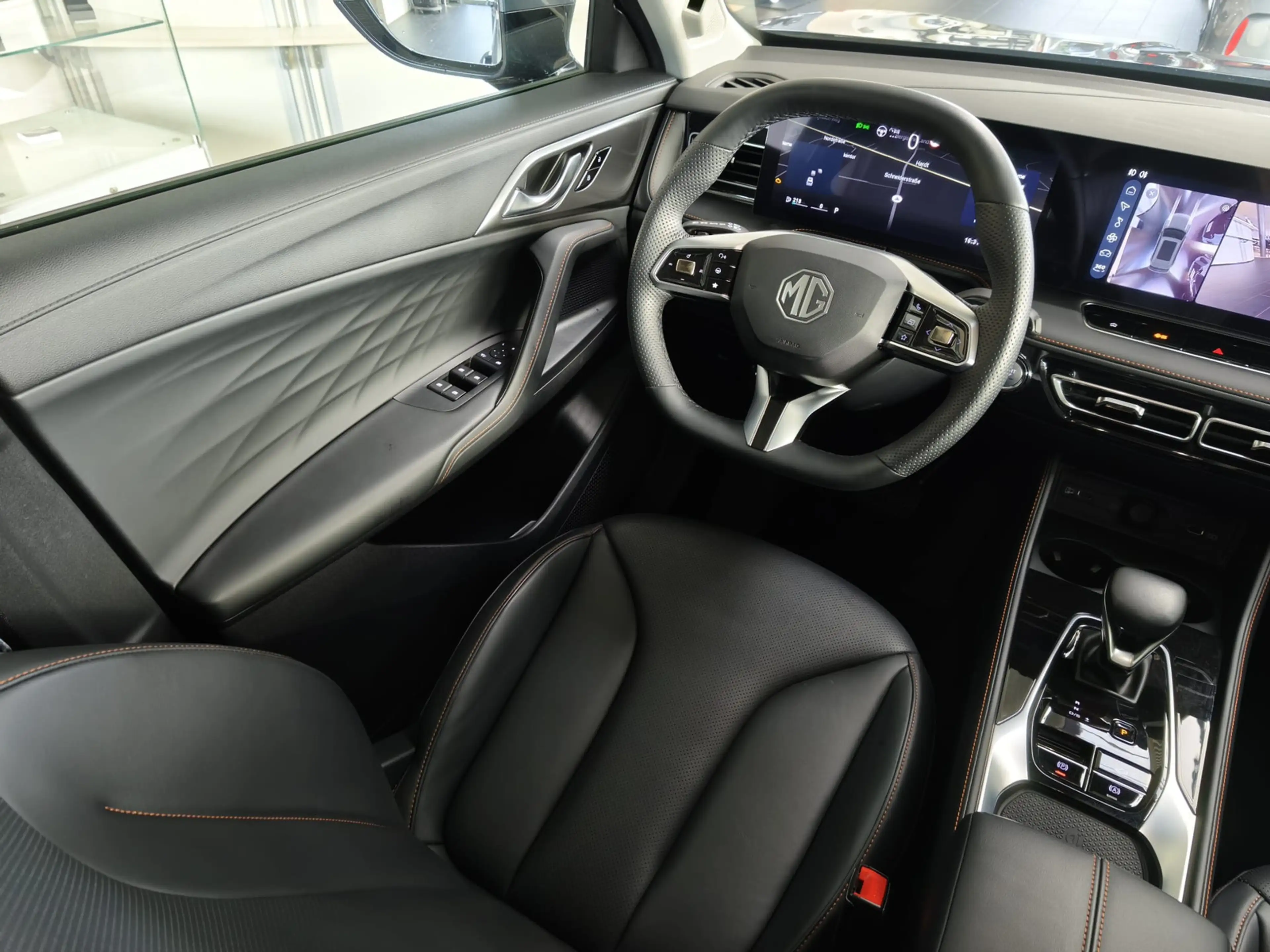 MG HS 1.5 T GDI 125 kW Luxury Aut./LED/LEDER/|360° — photo 10