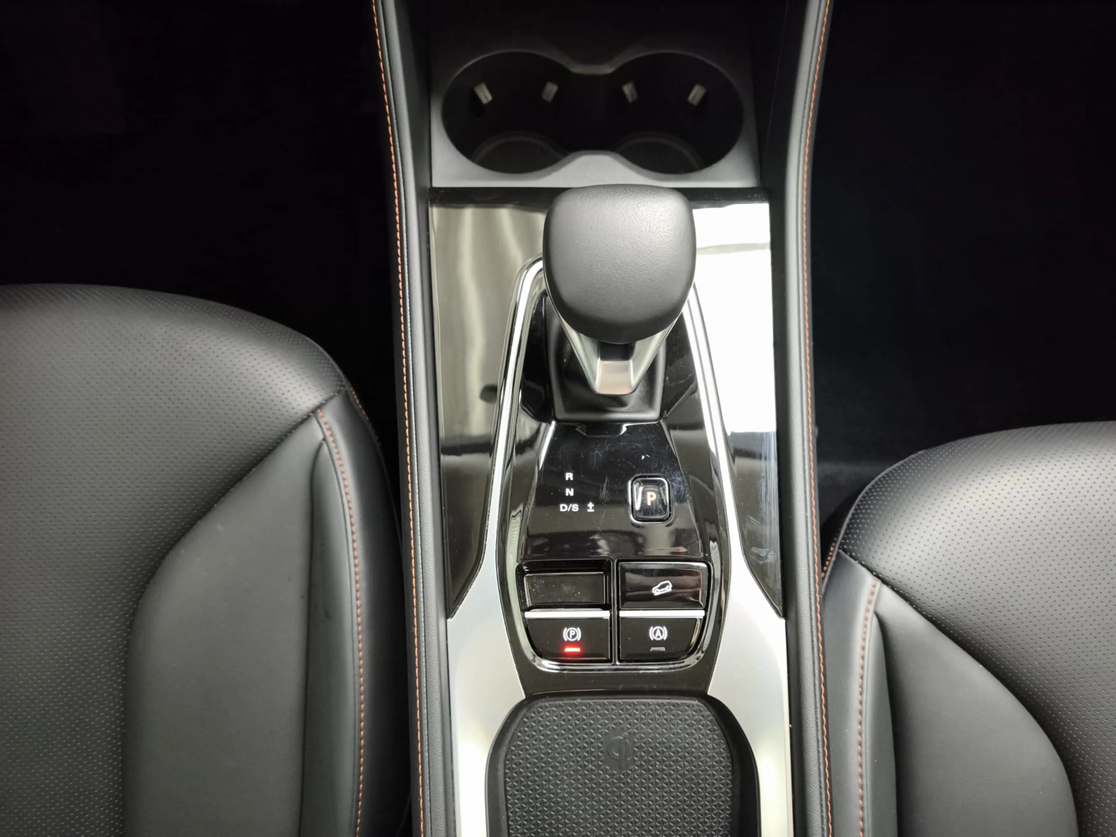 MG HS 1.5 T GDI 125 kW Luxury Aut./LED/LEDER/|360° — photo 12
