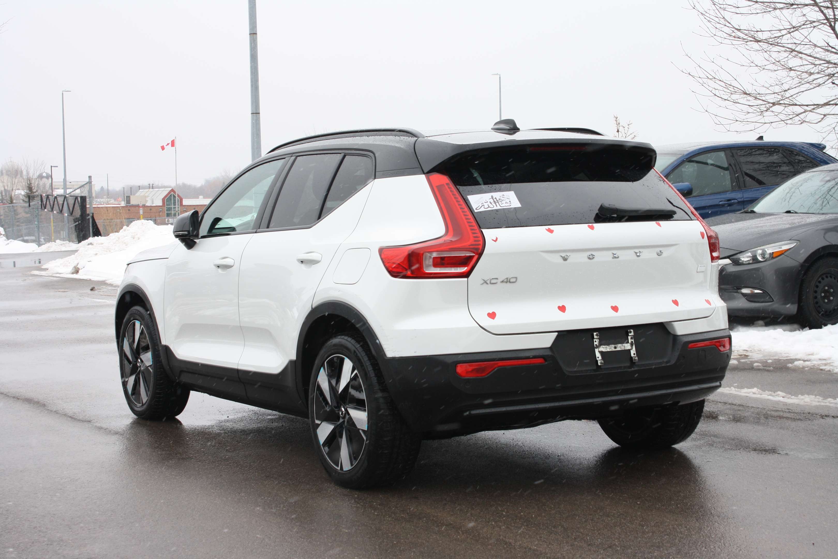 2024 Volvo XC40 RWD Core thumb 7