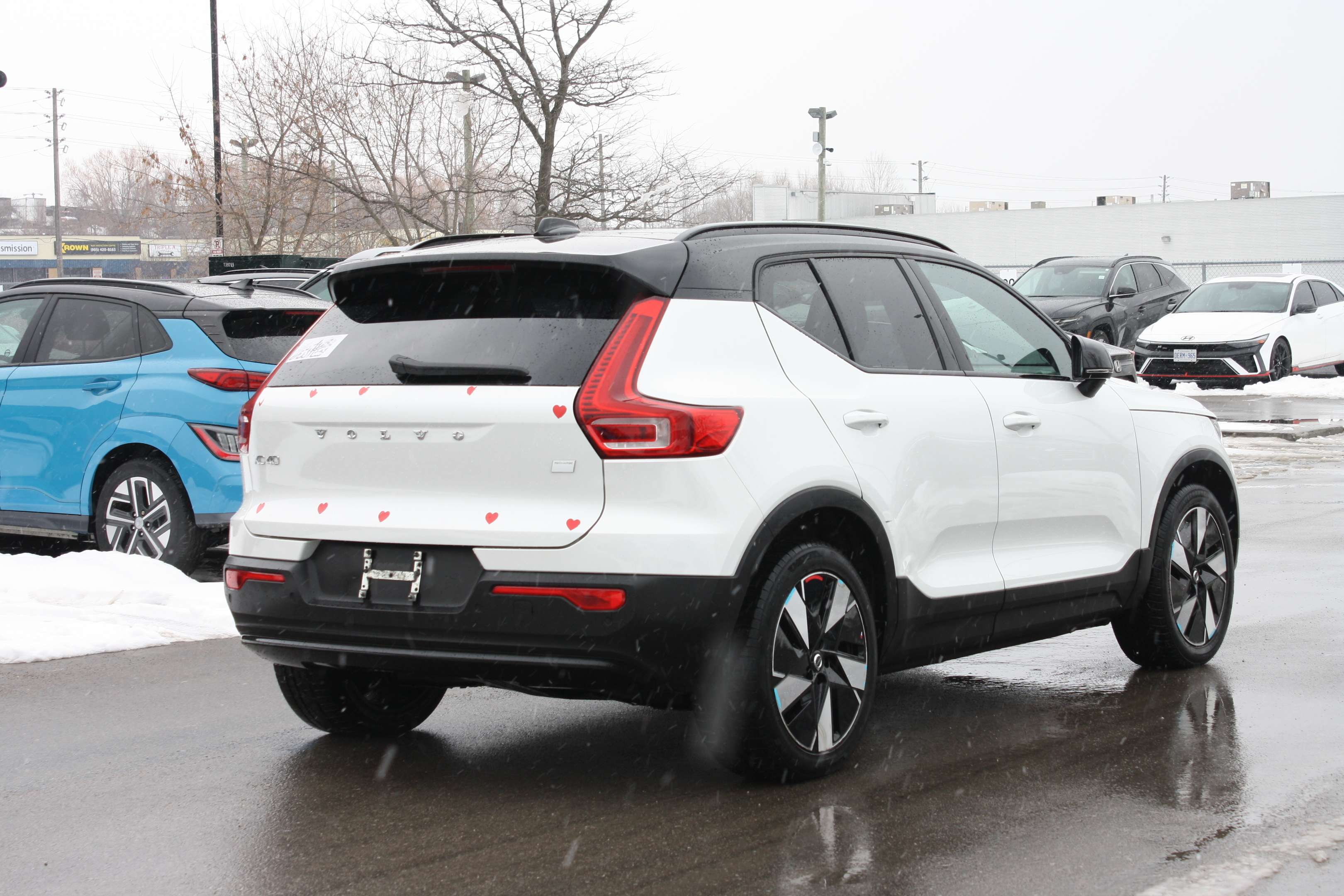 2024 Volvo XC40 RWD Core alt 5