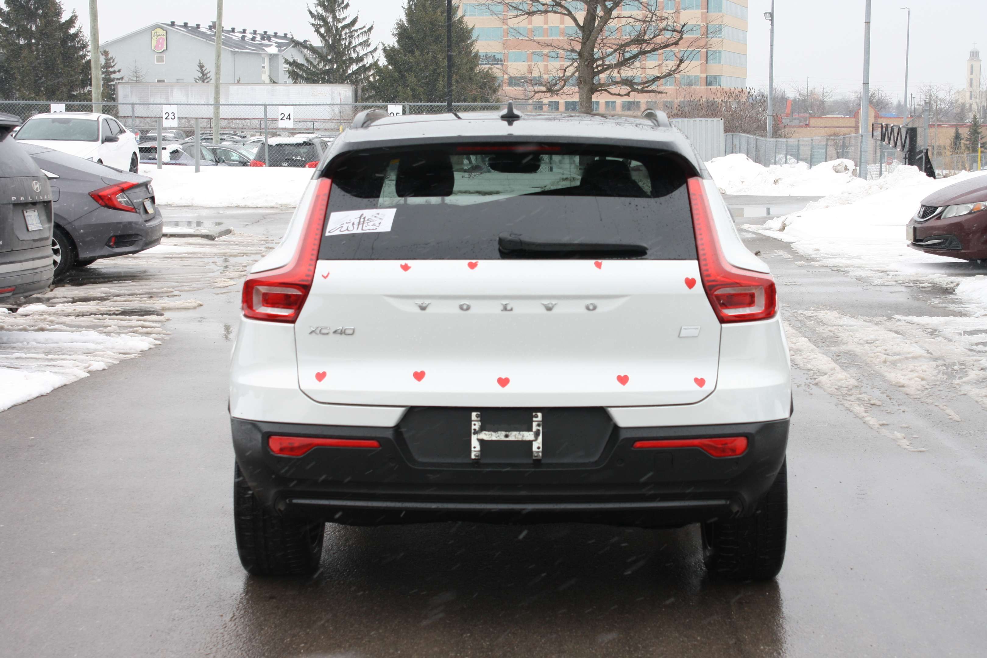 2024 Volvo XC40 RWD Core thumb 6