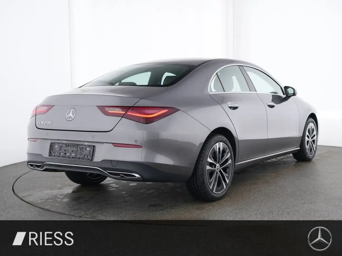 Mercedes-Benz CLA 200 LED+MBUX+Keyless-Go+18"+Rüchfahrkamera+ Grau - 2