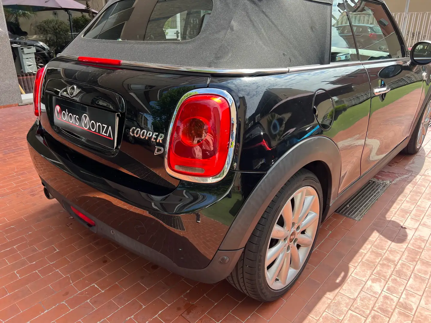 MINI Cooper D Cabrio Mini IV F57 2016 Cabrio 1.5 Hype auto - 2