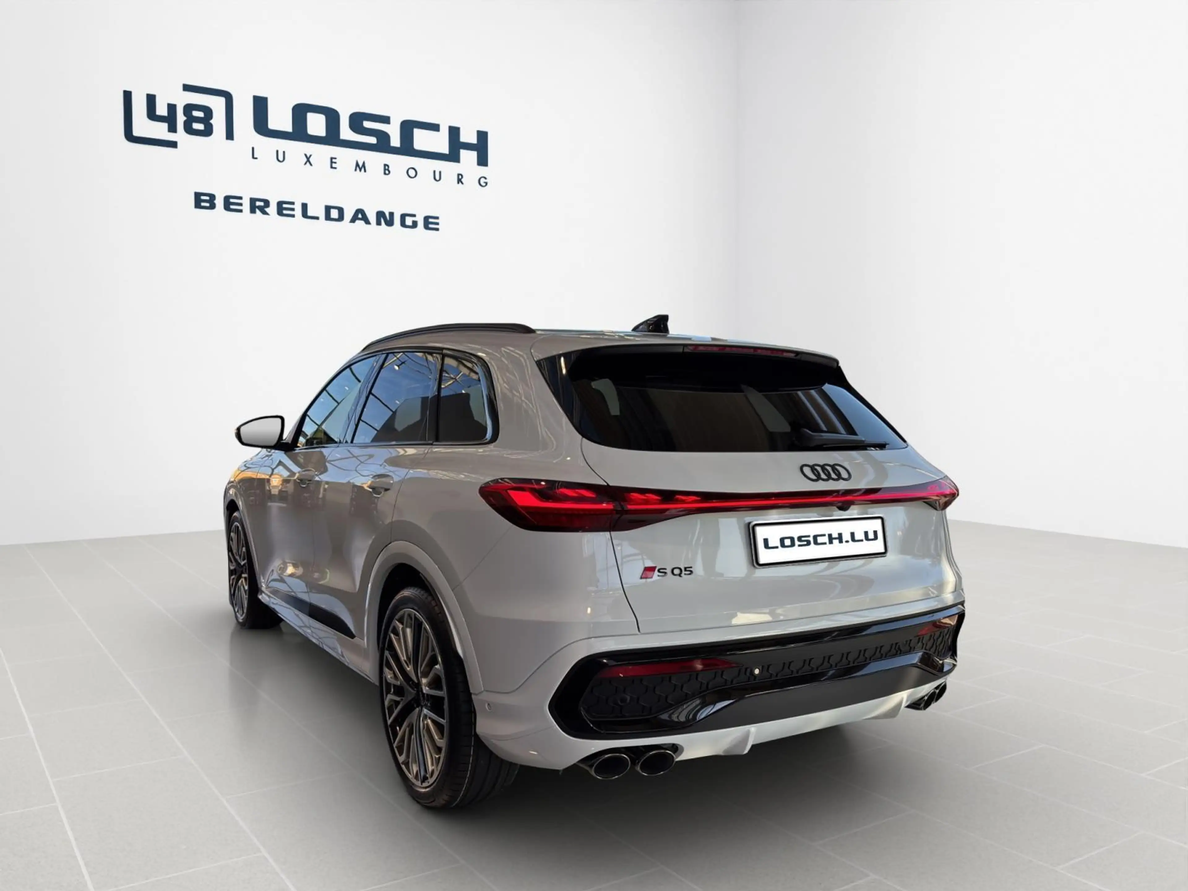 Audi SQ5 SUV — photo 6