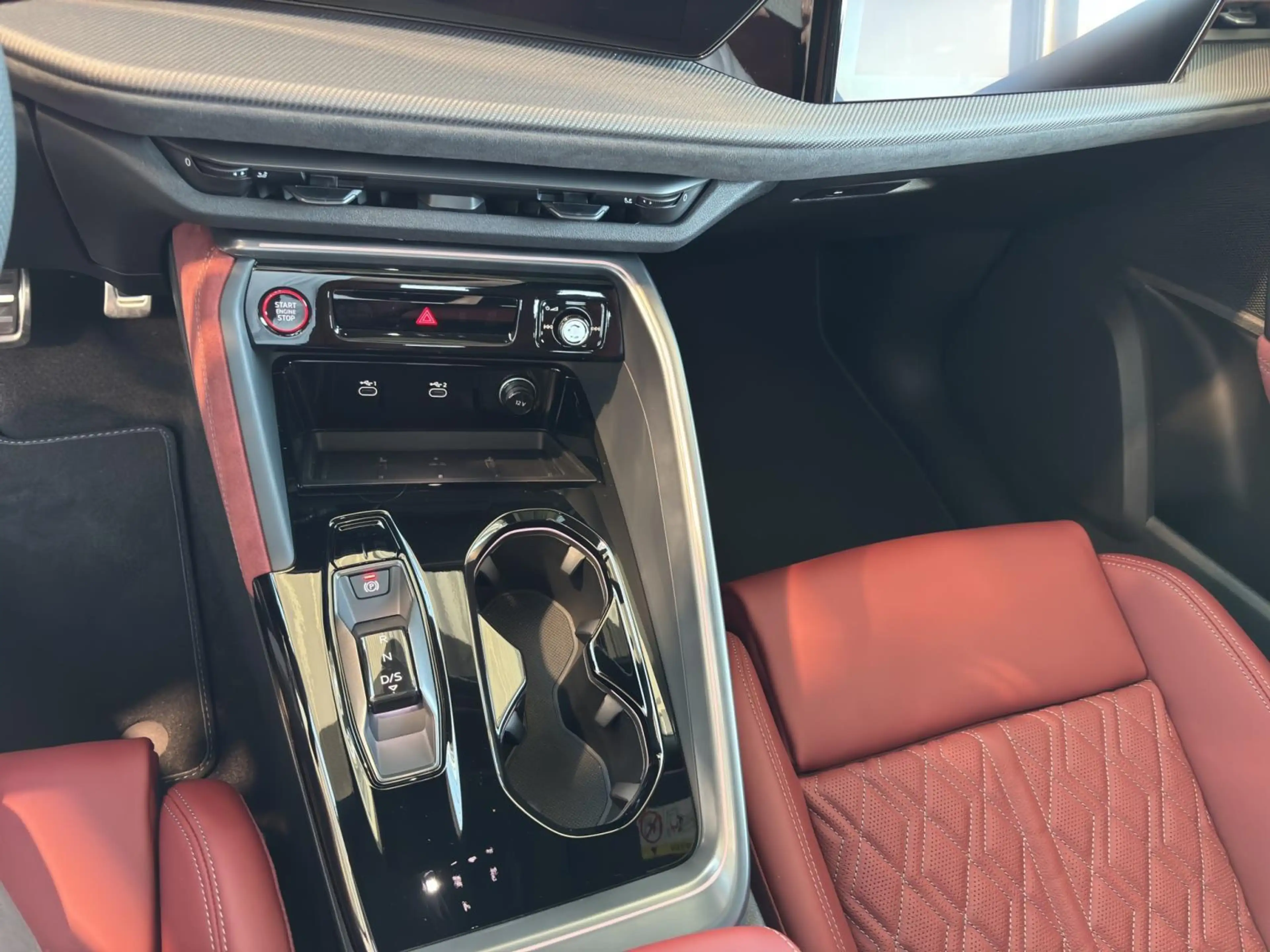 Audi SQ5 SUV — photo 12