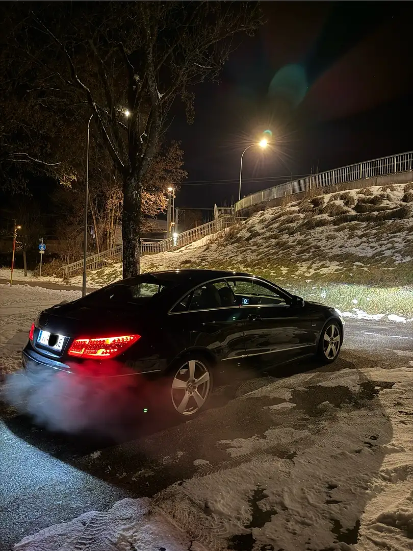 Mercedes-Benz E 250 BlueEfficiency CDI Aut. Schwarz - 1