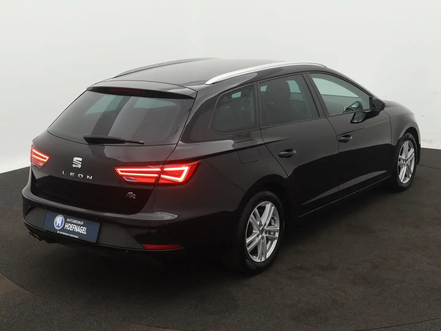 SEAT Leon ST 1.4 EcoTSI FR Automaat | Camera | Stoelverwarmi Zwart - 2