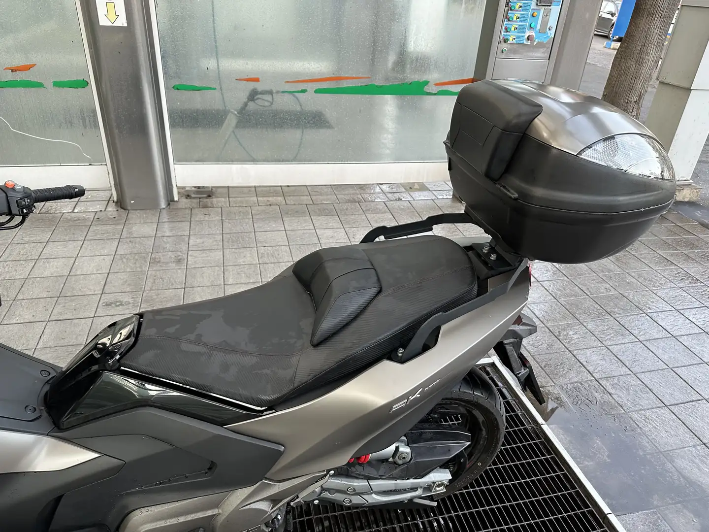 Kymco AK 550 Premium Bej - 2