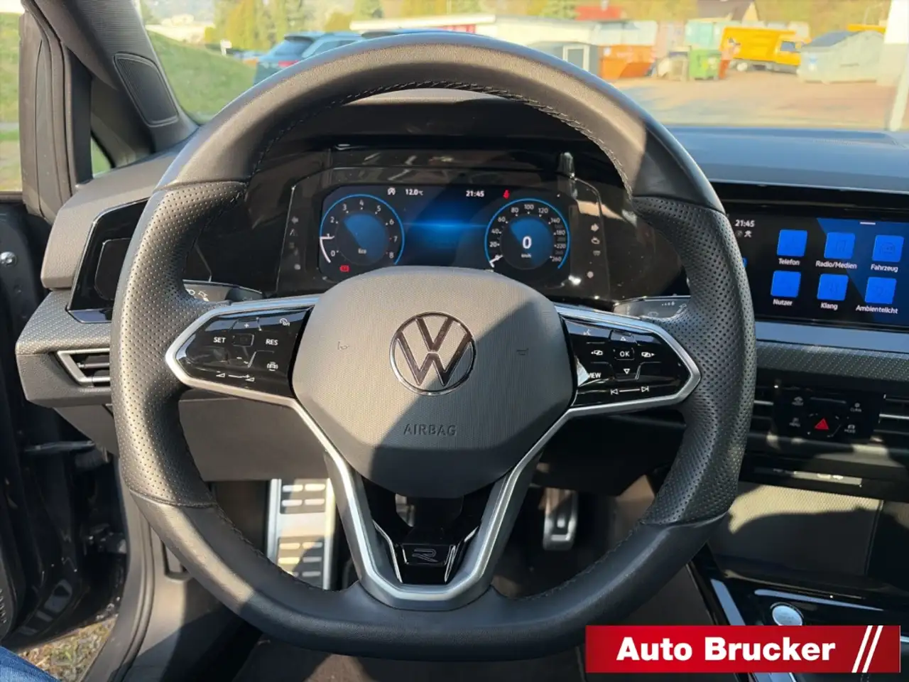 Volkswagen Golf VIII R-Line 1.5 TSI 6-Gang LED+SPORTSITZE+KLIMAAUT 13