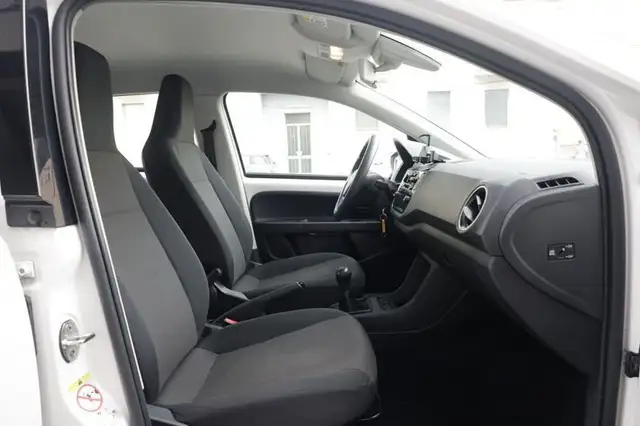 Volkswagen Up! view 10