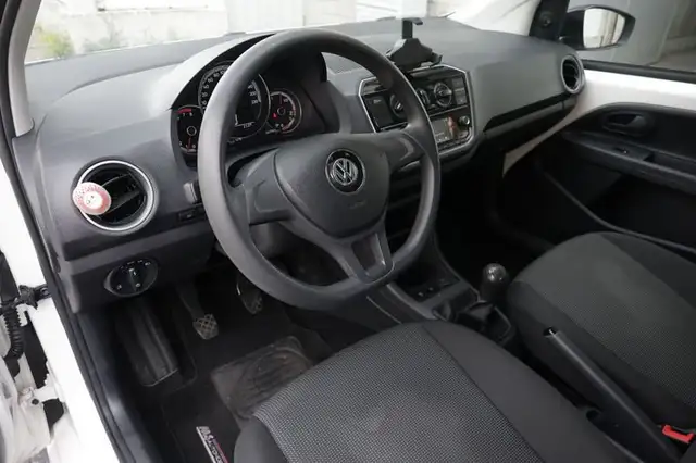Volkswagen Up! view 14