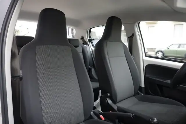 Volkswagen Up! view 8