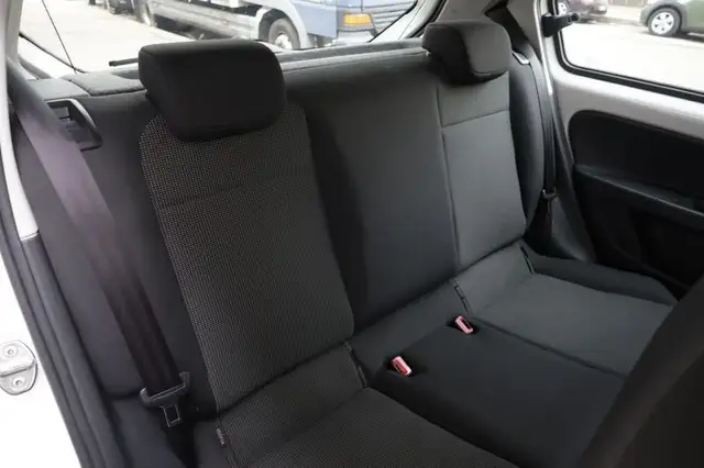 Volkswagen Up! view 12