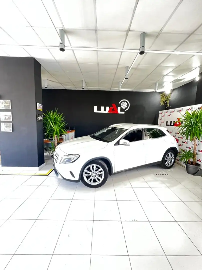 Mercedes-Benz GLA 200 200d Urban 7G-DCT Blanco - 2