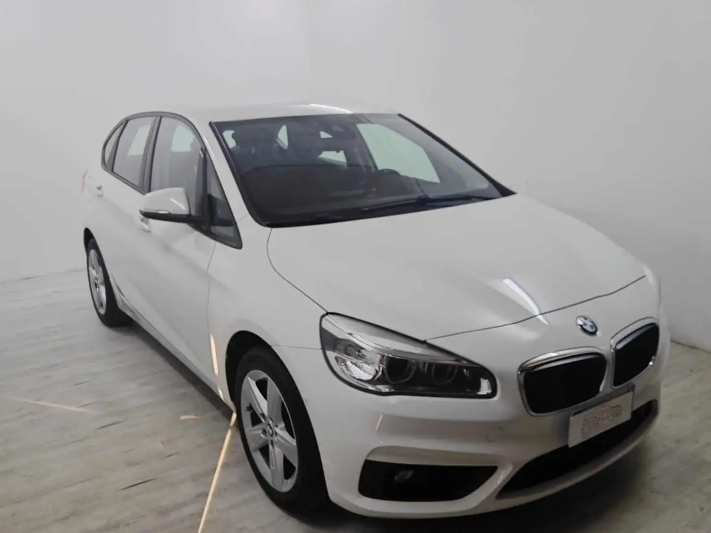 BMW 216 d Active Tourer Advantage Bianco - 2