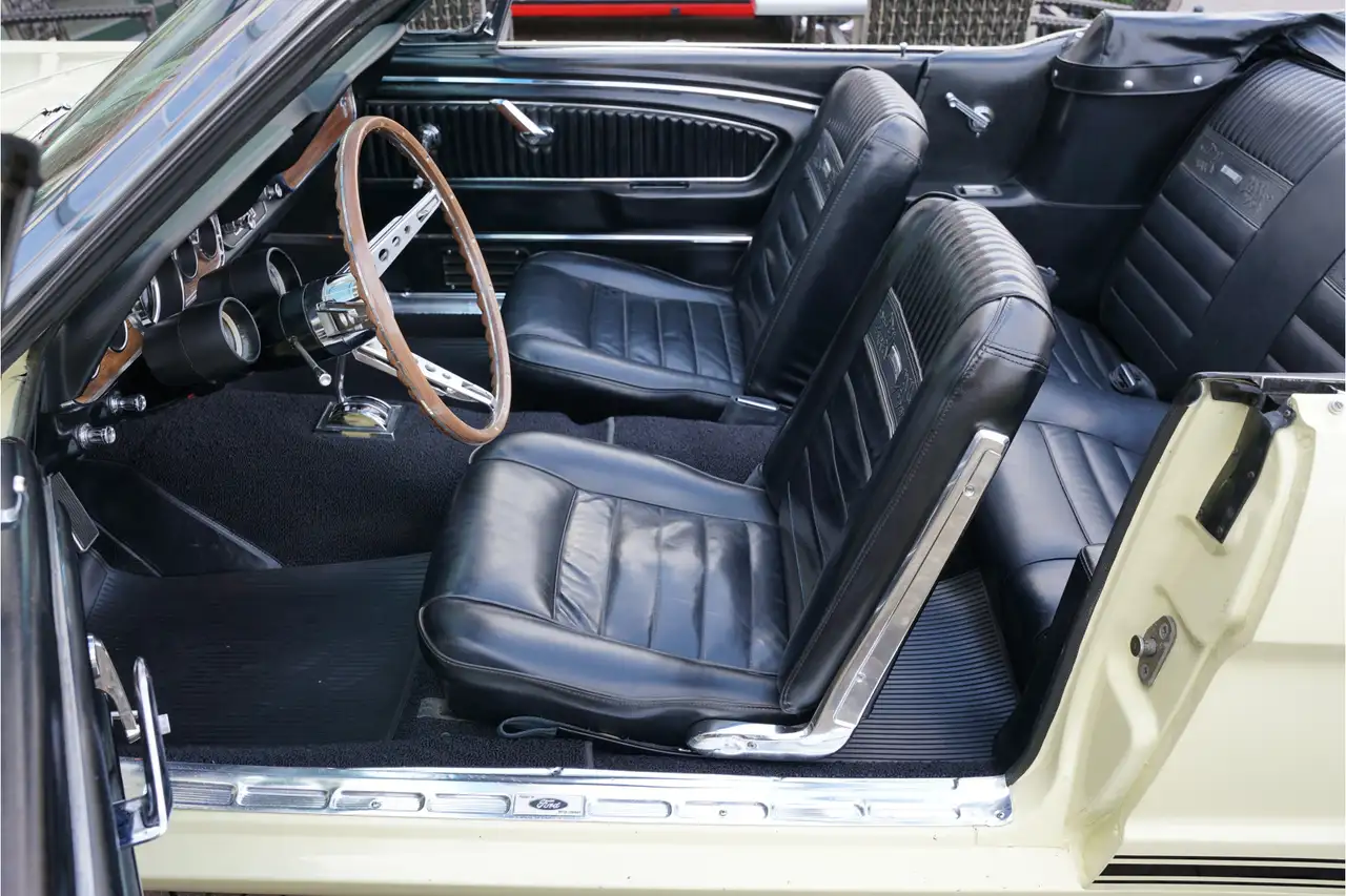 Ford Mustang GT 289 V8 Convertible "A-code with the Rally-Pac", foto 3