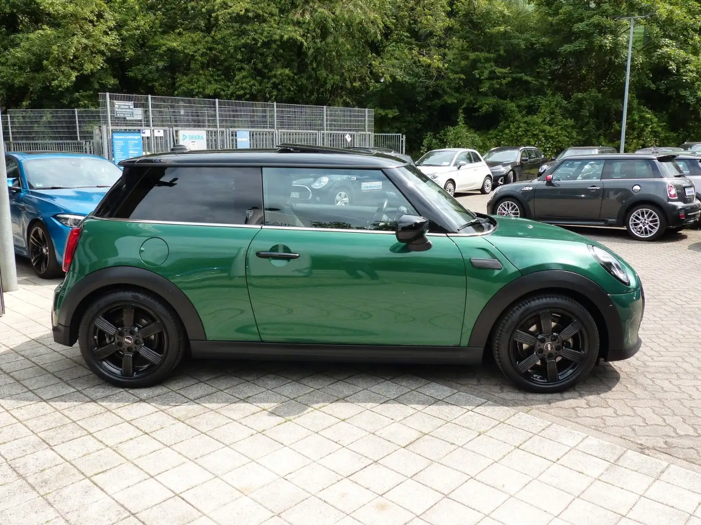 MINI Cooper Aut. Yours Trim, Leder,Navi,Panoramadach Verde - 2