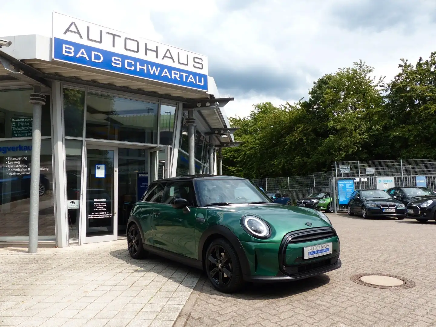 MINI Cooper Aut. Yours Trim, Leder,Navi,Panoramadach Verde - 1