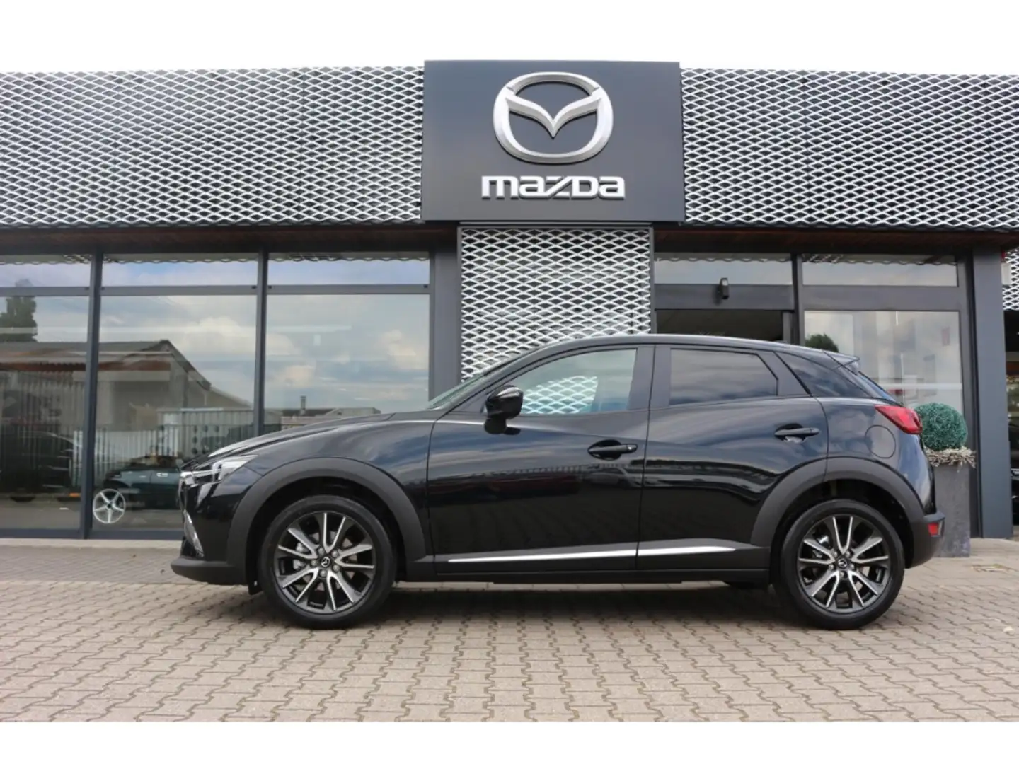 Mazda CX-3 SKYACTIV-G SPORTS-LINE+8FACH BEREIFT !! Zwart - 2