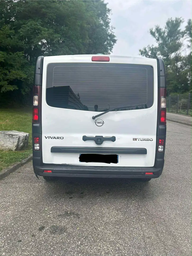 Opel Vivaro - 1