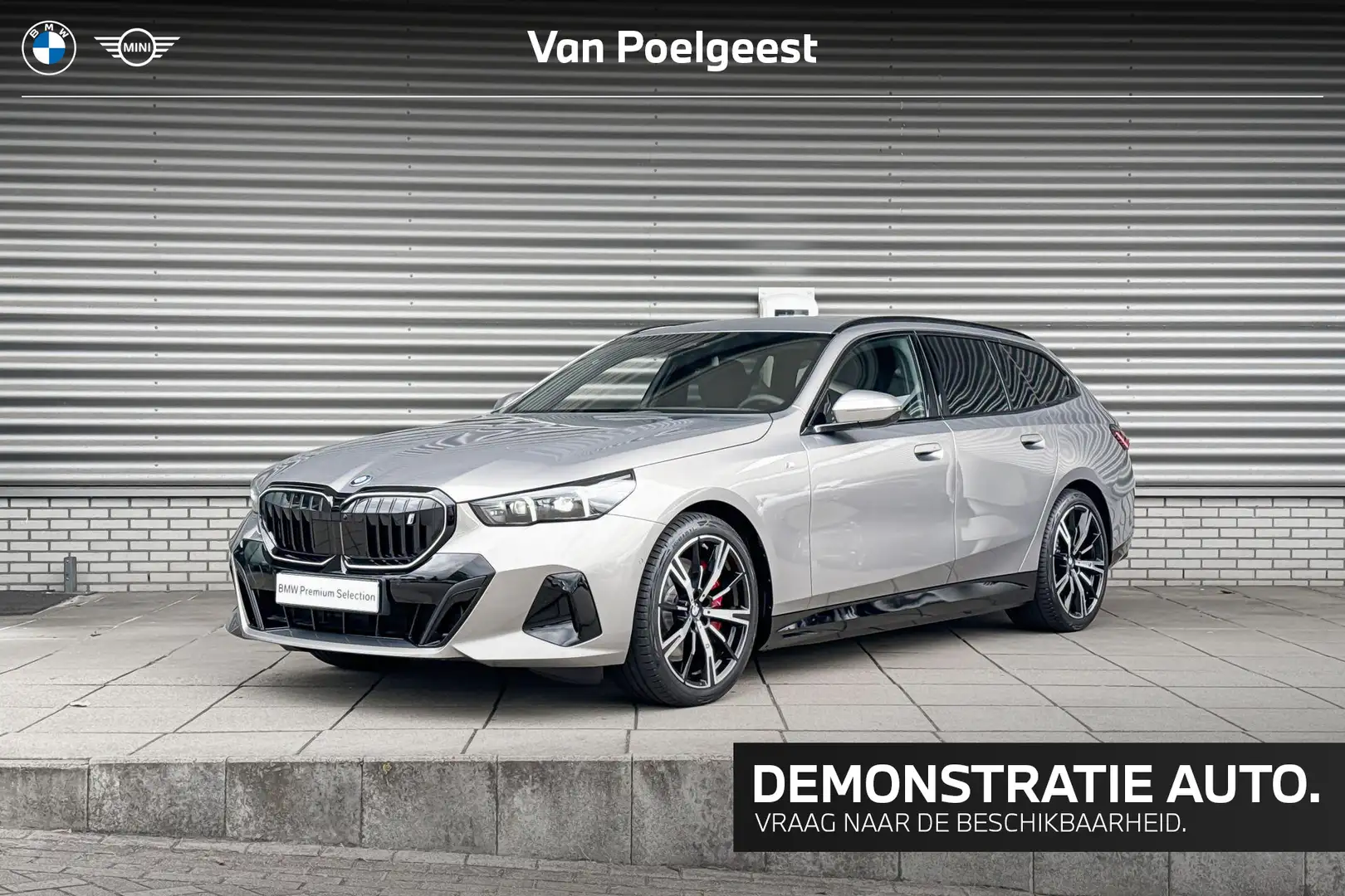 BMW i5 Touring eDrive40 M Sportpakket Pro / Innovation Pa Grijs - 1