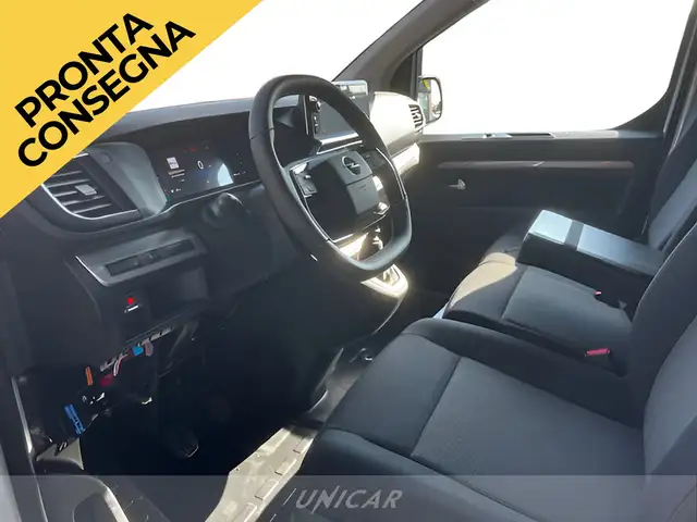 Opel Vivaro view 11