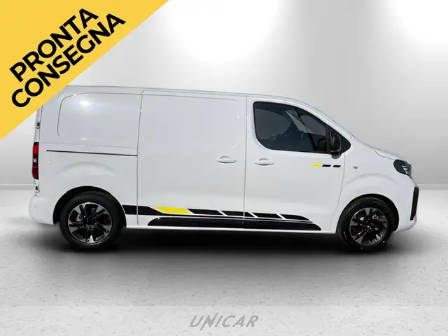 Opel Vivaro view 4