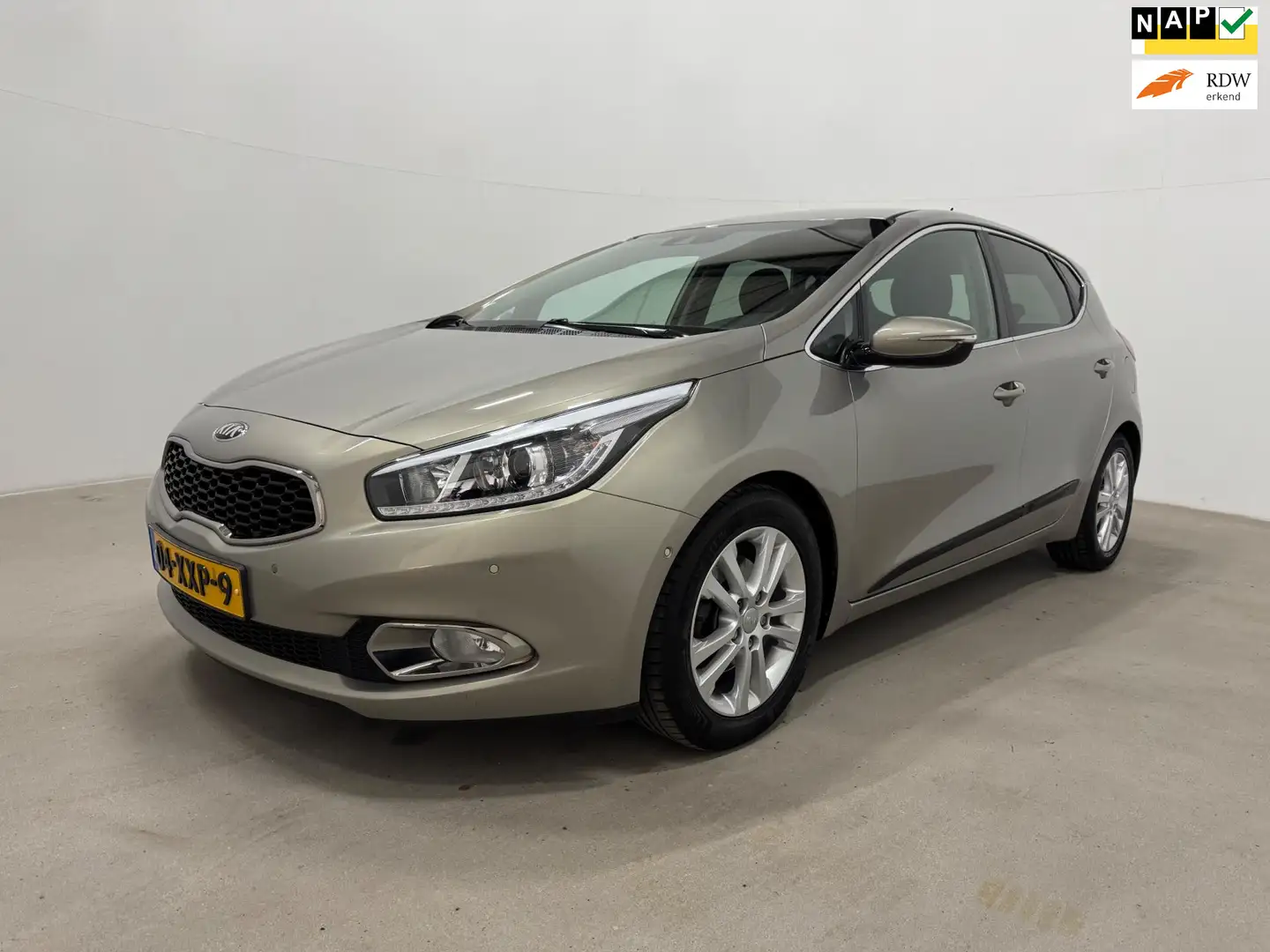 Kia Ceed / cee'd 1.6 GDI AUT Super Pack / Trekhaak / Keyless Gri - 1