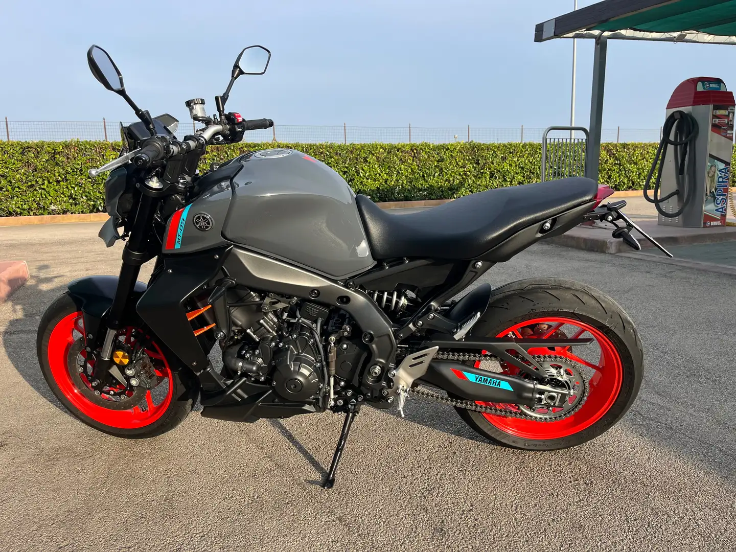Yamaha MT-09 ICE FLUO Rosso - 2