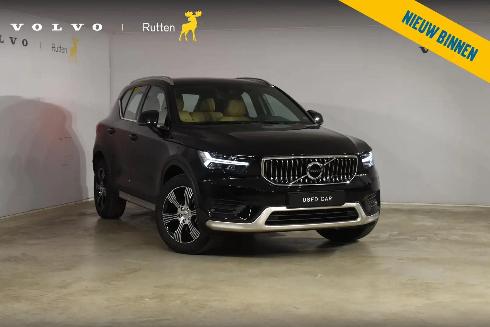 Volvo XC40 T3 163PK Automaat Inscription / Navigatie / Adapti Zwart - 1