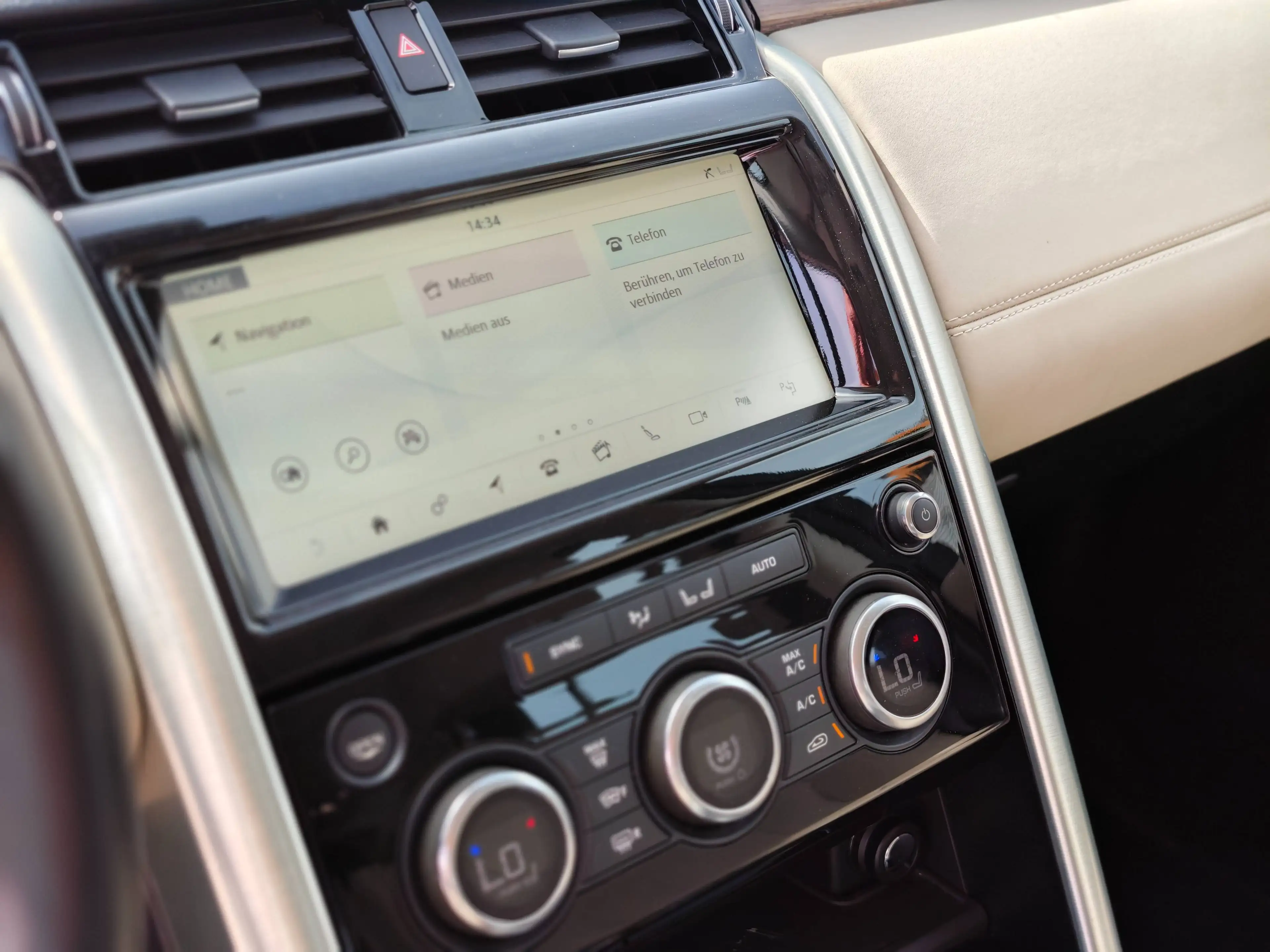 Land Rover Discovery Discovery 3.0 Si6 HSE BENZINER — photo 13