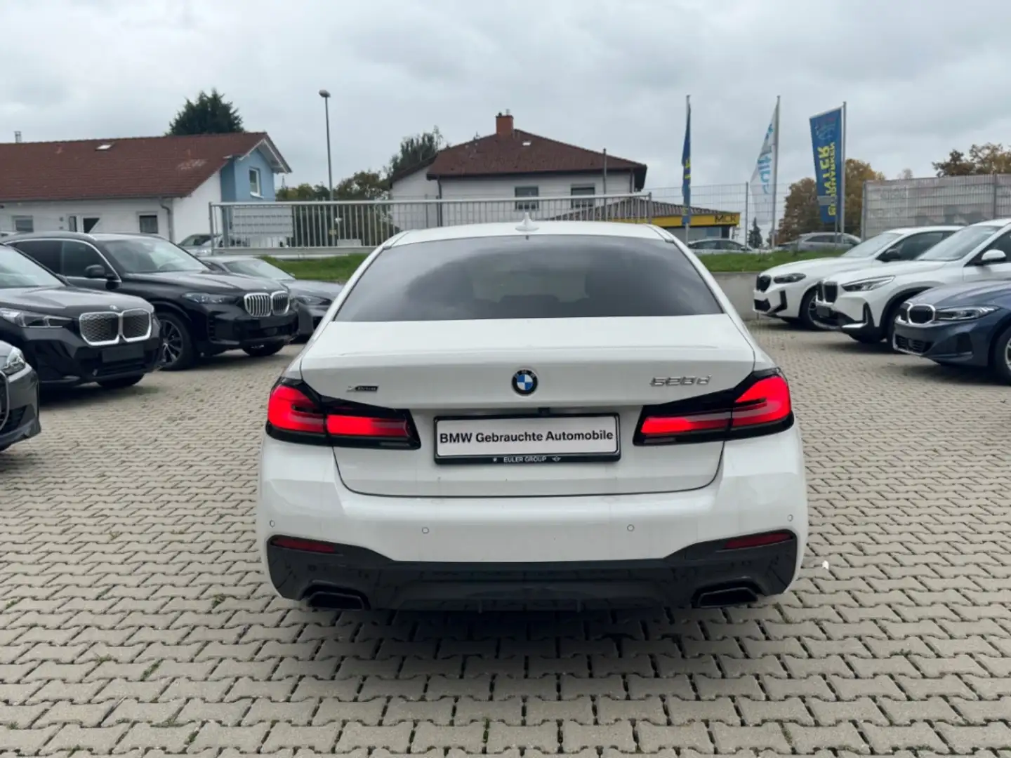 BMW 520 d xDrive A M Sport DAP ACC adLED ParkAss Navi Hifi Weiß - 2