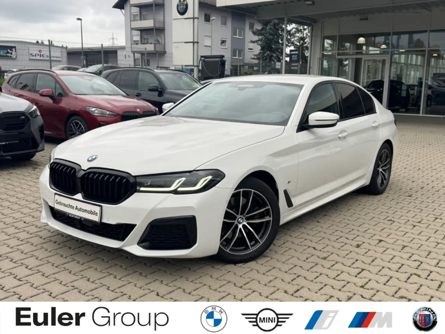 BMW 520 d xDrive A M Sport DAP ACC adLED ParkAss Navi Hifi Weiß - 1
