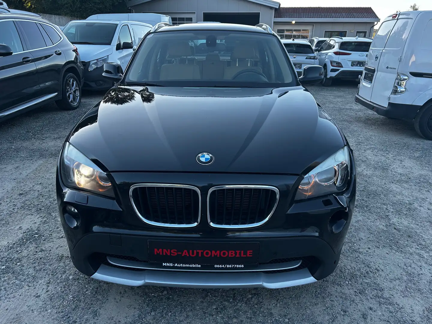 BMW X1 xDrive 20 d Leder Navi Kamera Panorama Wildschaden Schwarz - 2