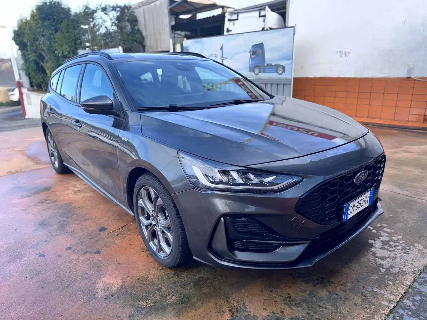 Ford Focus Focus SW 1.0 ecoboost ST-Line 125cv powershift Gris - 2