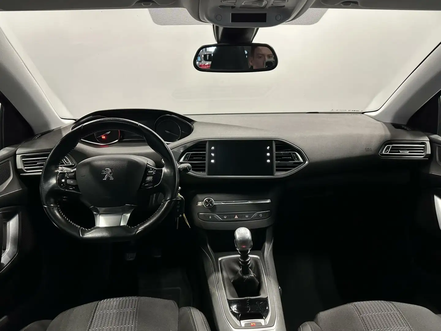 Peugeot 308 SW 1.2 PureTech Allure|Pano|Airco|Cruise|Navi|Appl Blu/Azzurro - 2