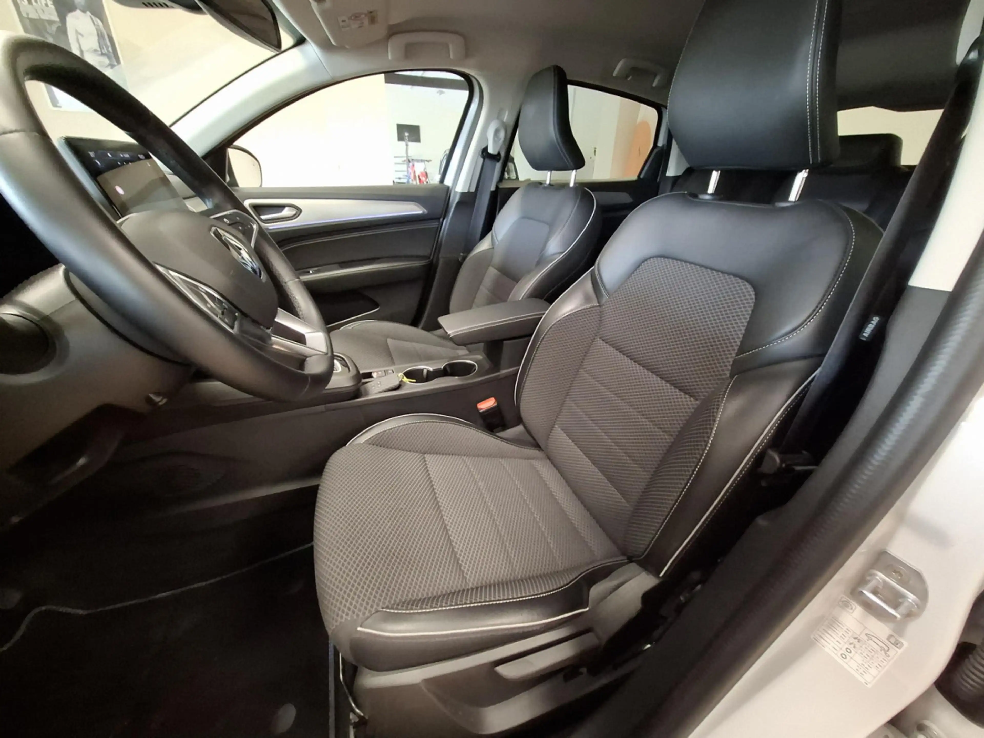 Renault Arkana 1.6 e-Tech HEV Techno EDC — photo 10