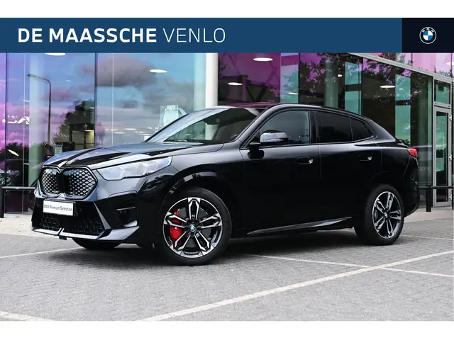 BMW iX2 eDrive20 M Sport / Sportstoelen / Comfort Access /