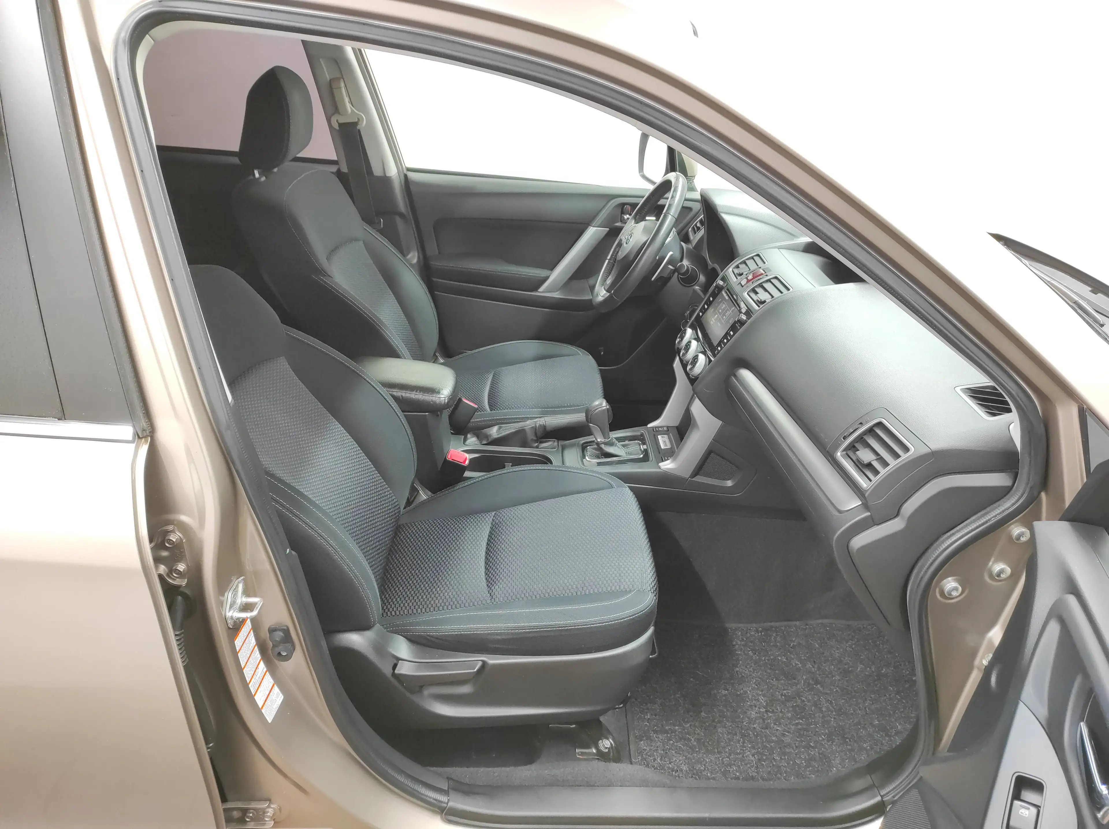 Subaru Forester 2.0 D AUTOMATIK ALLRAD 4X4  XENON KLIMA EURO-6 AHK — photo 10