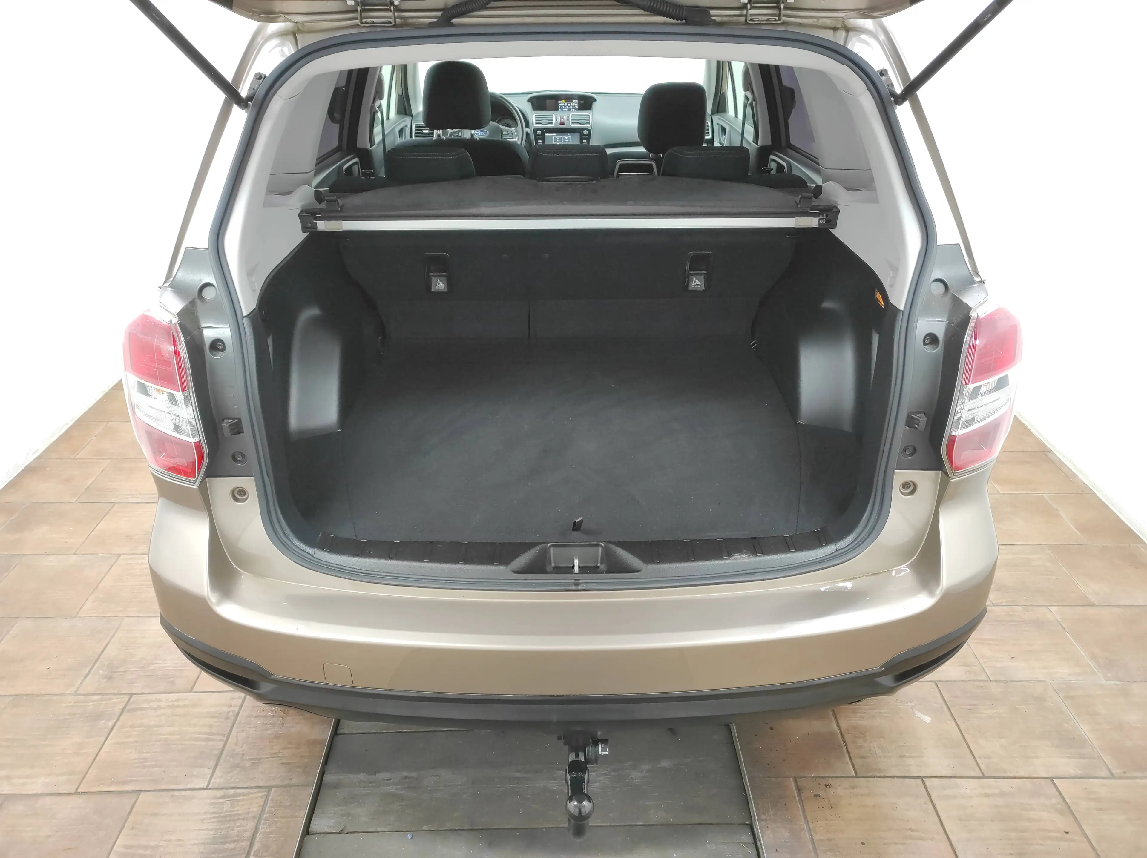 Subaru Forester 2.0 D AUTOMATIK ALLRAD 4X4  XENON KLIMA EURO-6 AHK — photo 14