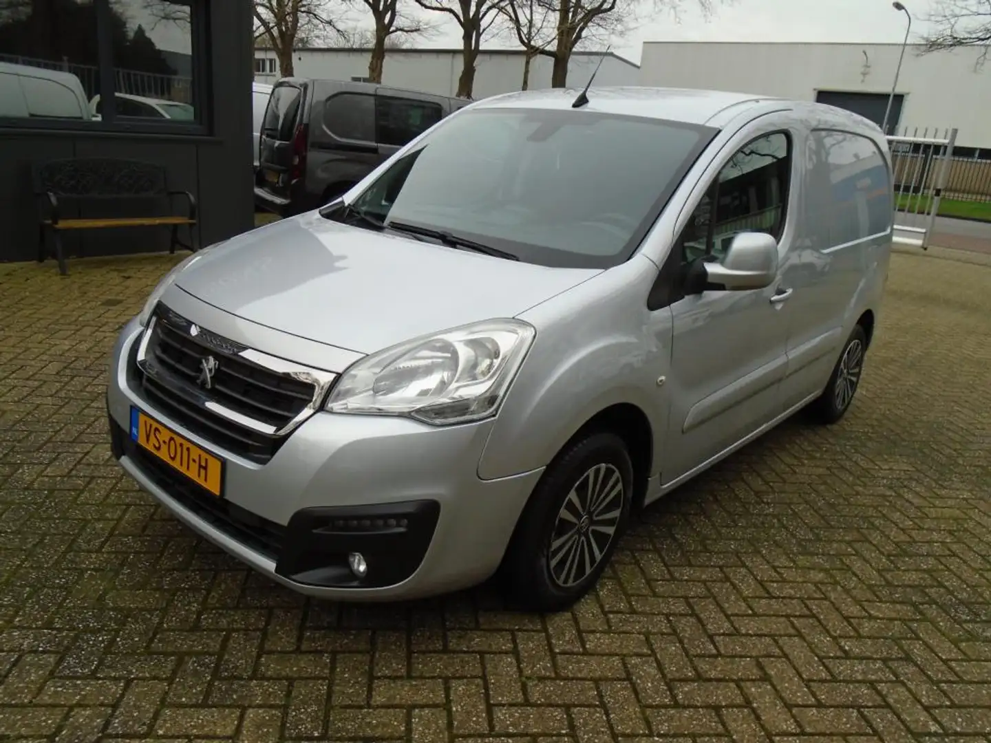 Peugeot Partner 120 1.6 BlueHDi 100 L1 Première S&S - 2