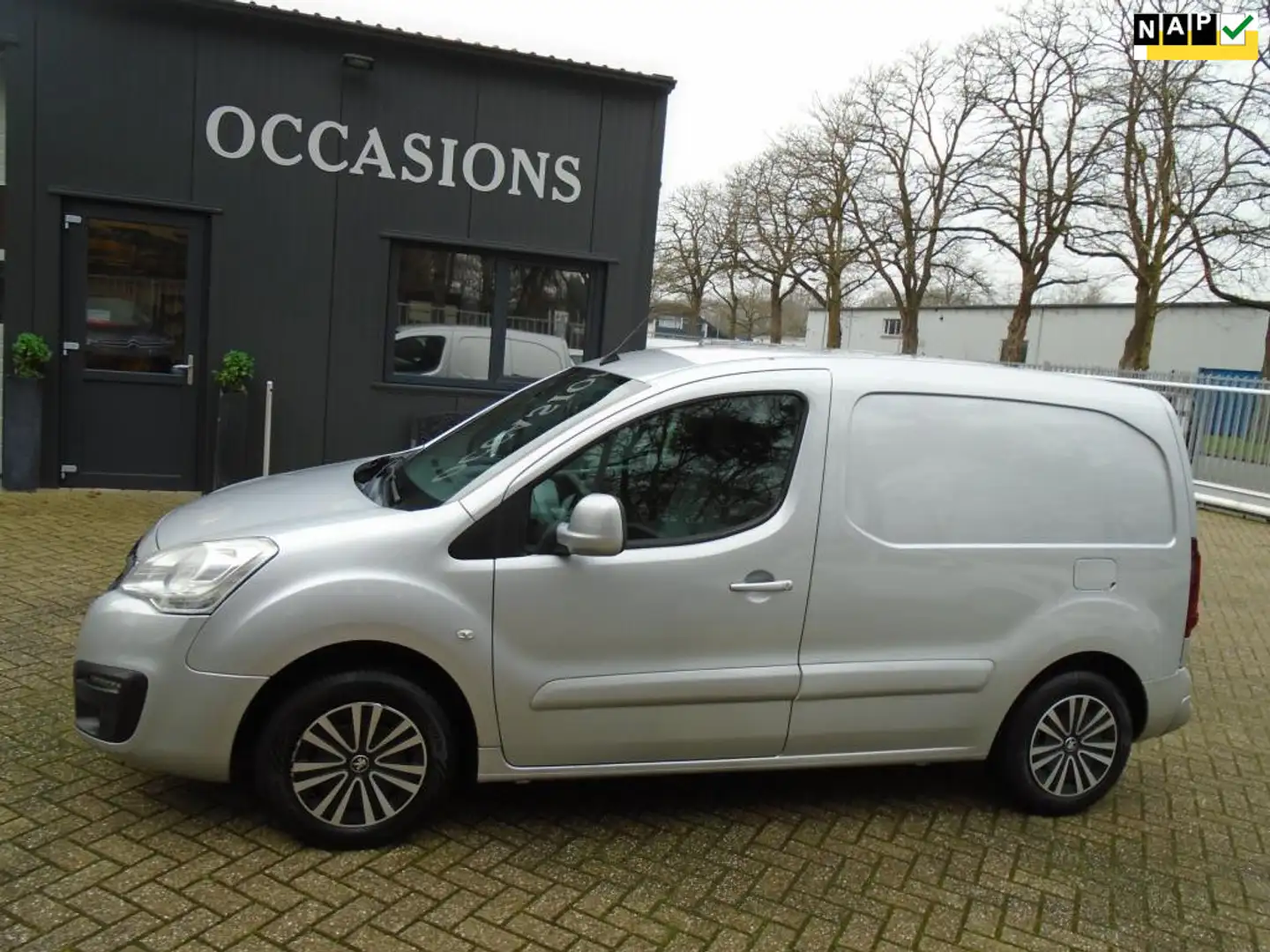 Peugeot Partner 120 1.6 BlueHDi 100 L1 Première S&S - 1